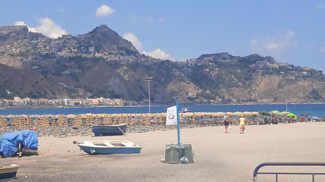Donna Sicilia Hotel Giardini Naxos Exterior foto
