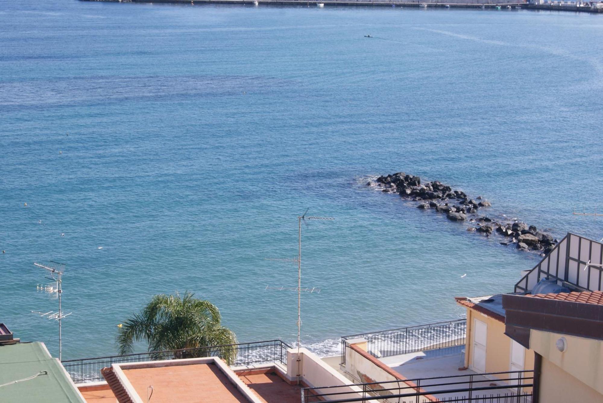 Donna Sicilia Hotel Giardini Naxos Exterior foto